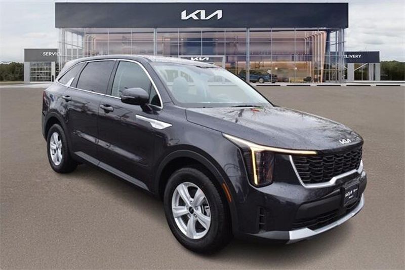 2025 Kia Sorento LXImage 1