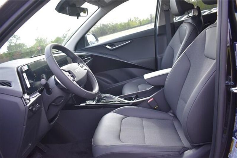 2025 Kia Niro EXImage 21