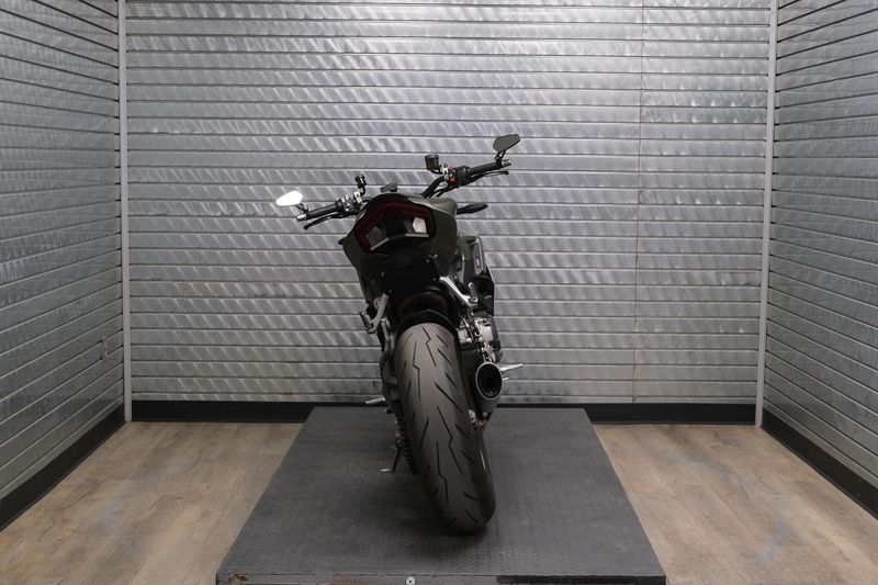 USED 2024 DUCATI STREETFIGHTER V2 Image 4