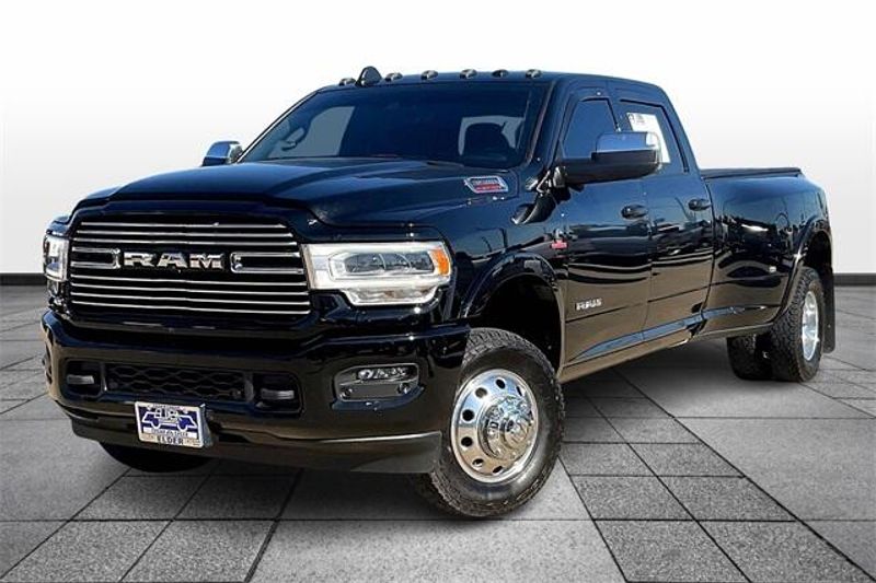 2022 RAM 3500 LaramieImage 2