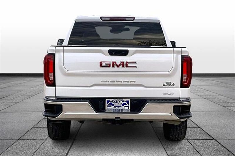 2022 GMC Sierra 1500 SLTImage 4