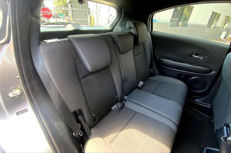2019 Honda HR-V Sport photo 26