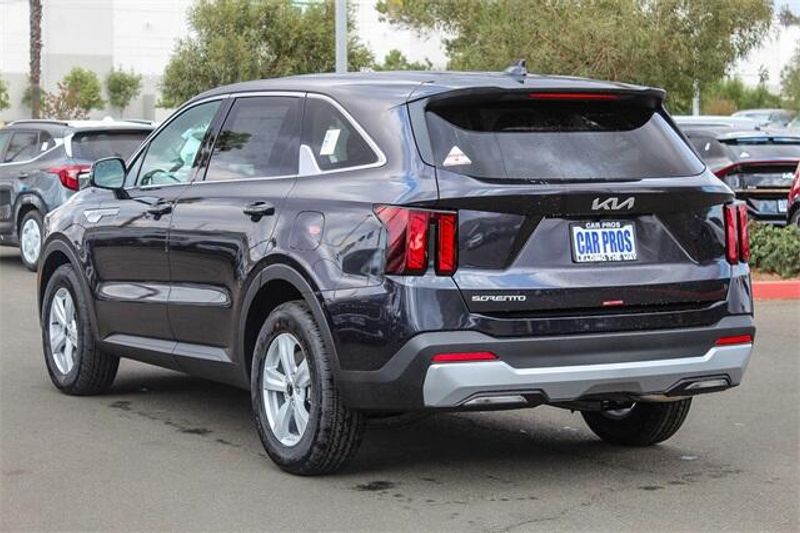 2025 Kia Sorento LXImage 15