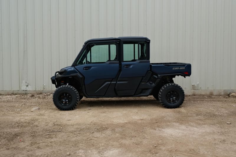 NEW 2026 CAN-AM DEFENDER MAX XT CAB HD11 WITH 1025 INCH TOUCHSCREEN Image 6