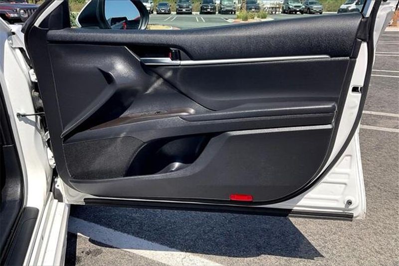 Used 2022 Toyota Camry SEImage 23
