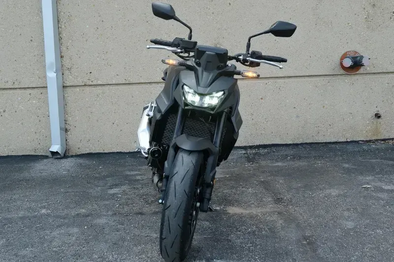 2025 Honda CB750 HORNET MATTE BLACK METALLIC Image 7