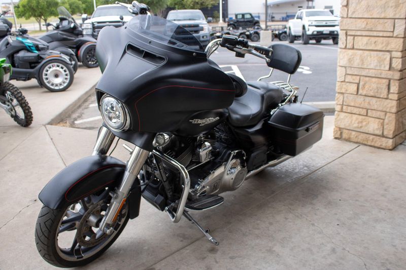 USED 2016 HARLEY STREET GLIDE SPECIAL Image 4