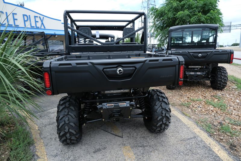 2024 Can-Am DEFENDER MAX DPS HD10 TIMELESS BLACKImage 3