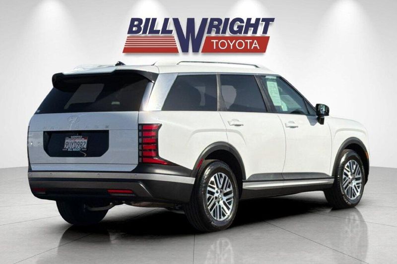 Used 2026 Hyundai Palisade SEL ConvenienceImage 3