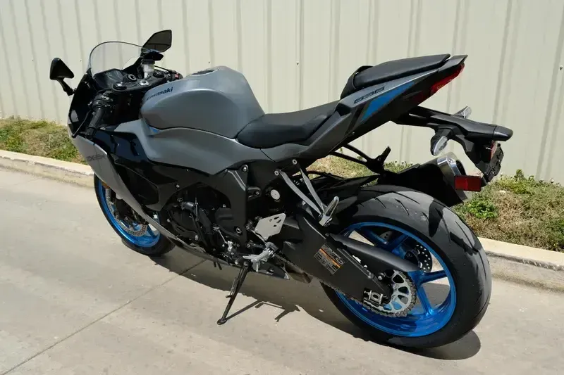 NEW 2026 KAWASAKI NINJA ZX6R ABS Image 4