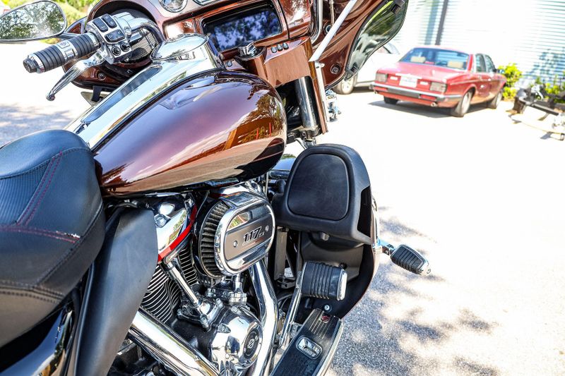 2019 HARLEY LIMITED ELECTRIC GLIDE CVO LIMITED  ROOT BEER Image 14