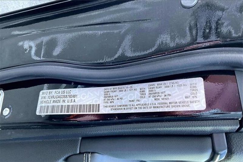 New 2025 Jeep Grand Cherokee Altitude 4x2Image 15