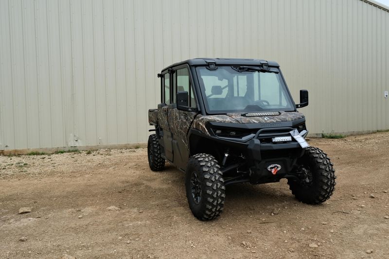 NEW 2026 CAN-AM DEFENDER MAX XT CAB HD11 WITH 1025 INCH TOUCHSCREEN Image 1
