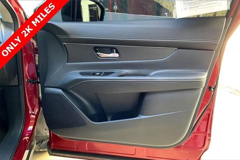 Used 2025 Nissan Murano SVImage 23