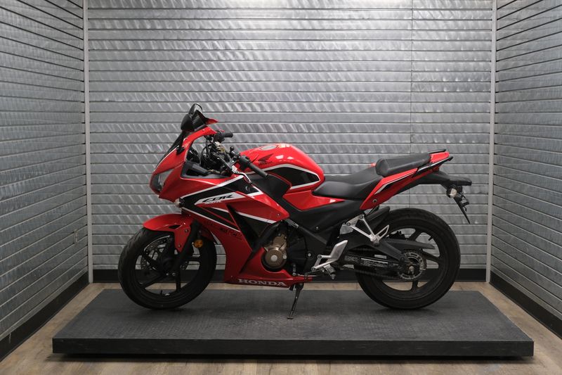 USED 2017 HONDA CBR300R Image 6