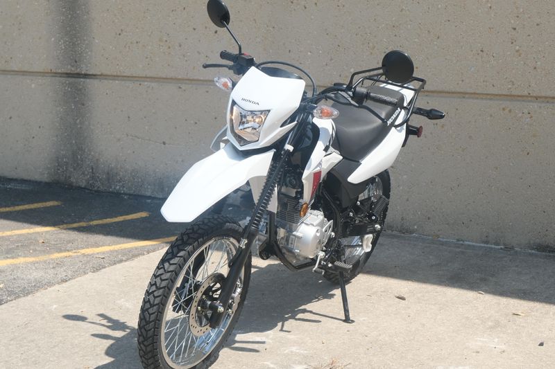 2025 Honda XR150L WHITE Image 9