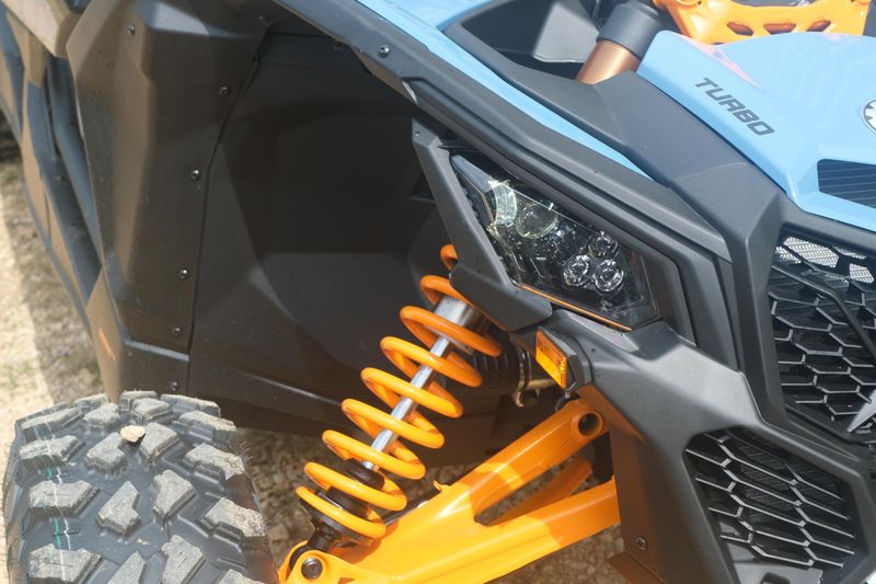 2025 Can-Am MAVERICK X3 MAX RS TURBO SCANDI BLUE AND ORANGE CRUSH Image 5