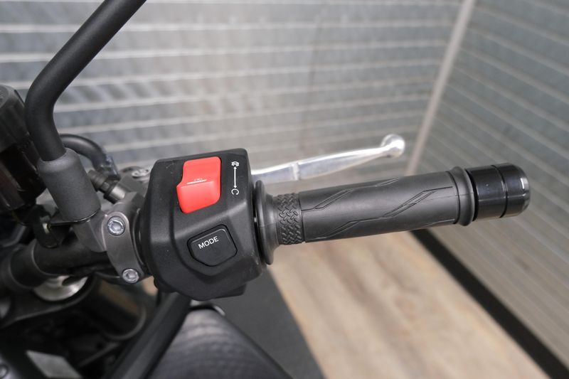 USED 2024 YAMAHA MT09 Image 21