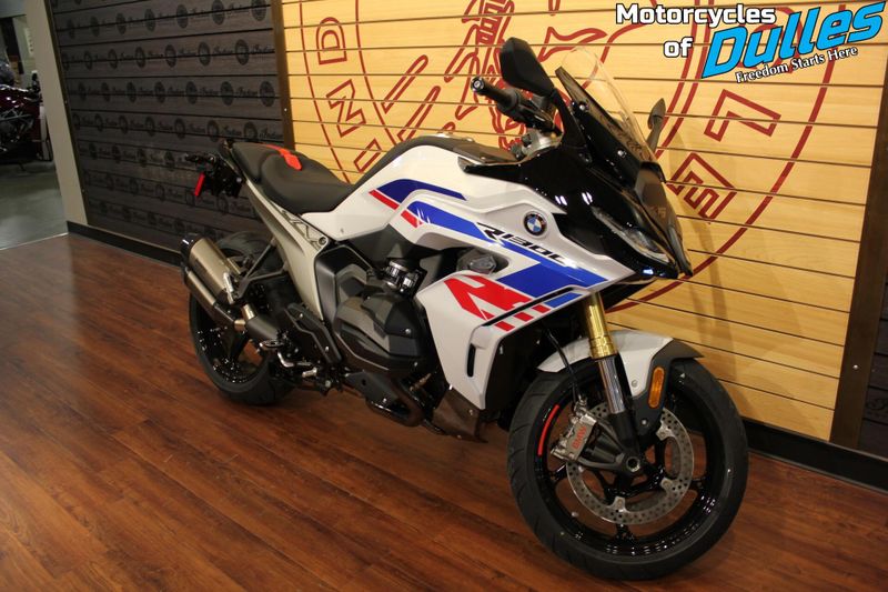 New 2026 BMW R1300RS Image 2