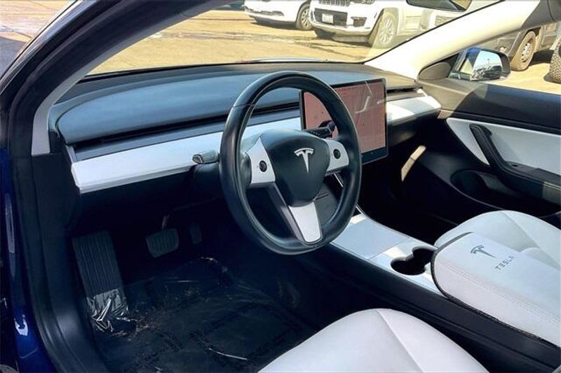 2018 Tesla Model 3 Long RangeImage 14