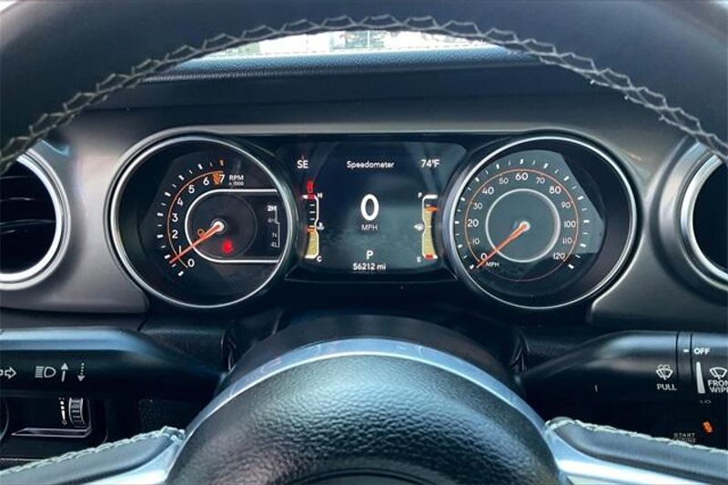 2023 Jeep Gladiator OverlandImage 20