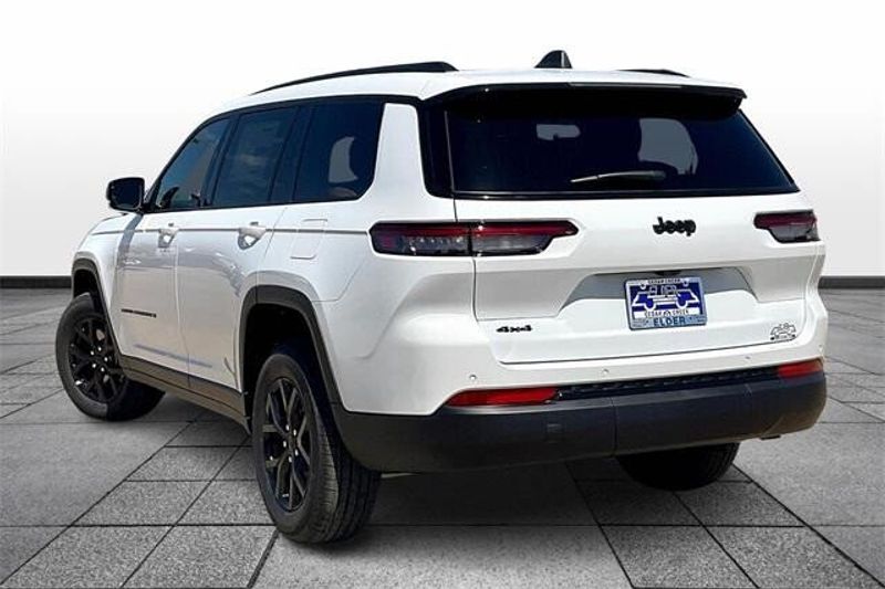 2024 Jeep Grand Cherokee L Altitude X 4x4Image 3