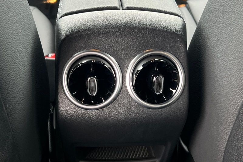 2023 Mercedes-Benz EQB 300Image 14