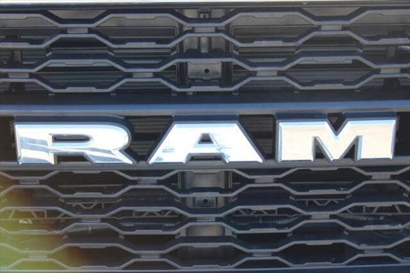 2023 RAM 3500 Chassis Cab Tradesman/SLTImage 10