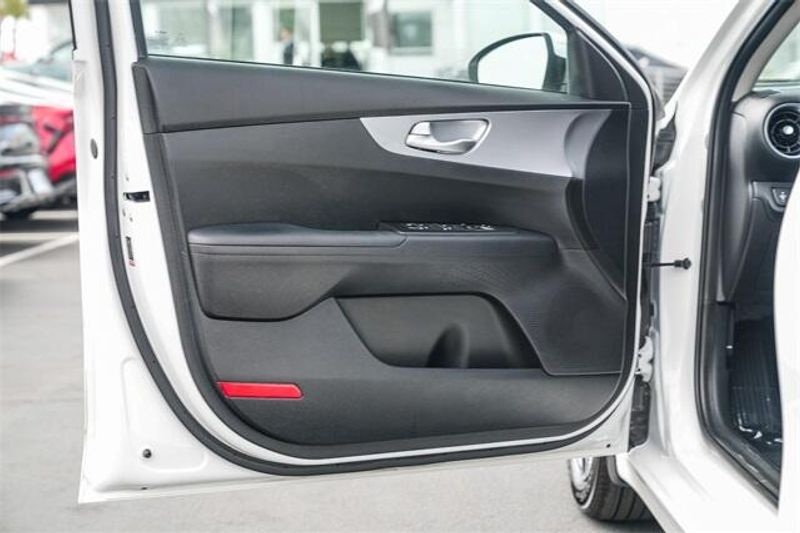 2023 Kia Forte LXSImage 21