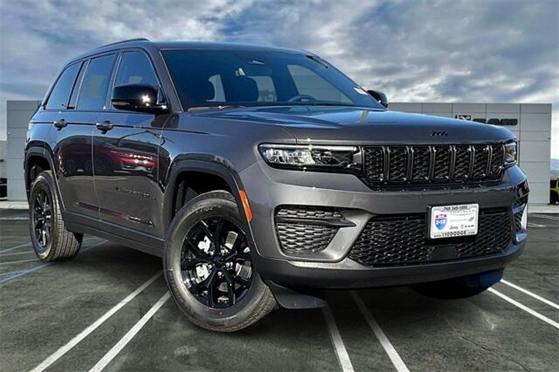 2024 Jeep Grand Cherokee Altitude 4x2Image 14