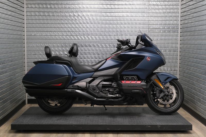 USED 2022 HONDA GOLD WING DCT Image 2