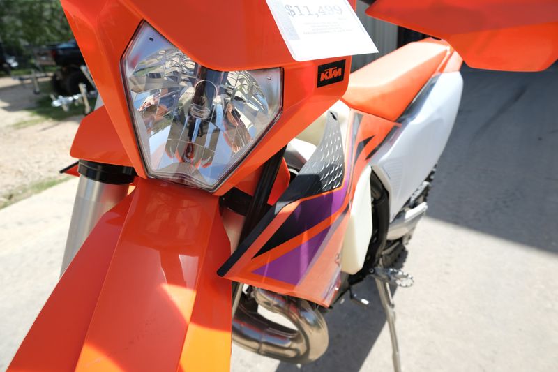 2024 KTM 300 XCW CNC ORANGEImage 11