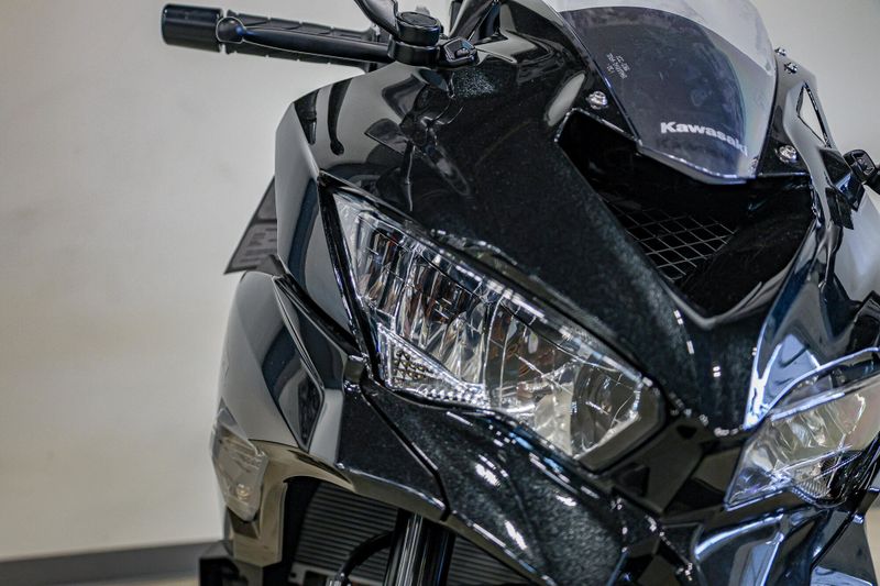 2025 KAWASAKI NINJA ZX4R ABS  METALLIC SPARK BLACK in a METALLIC SPARK BLACK exterior color. Family PowerSports (877) 886-1997 familypowersports.com 