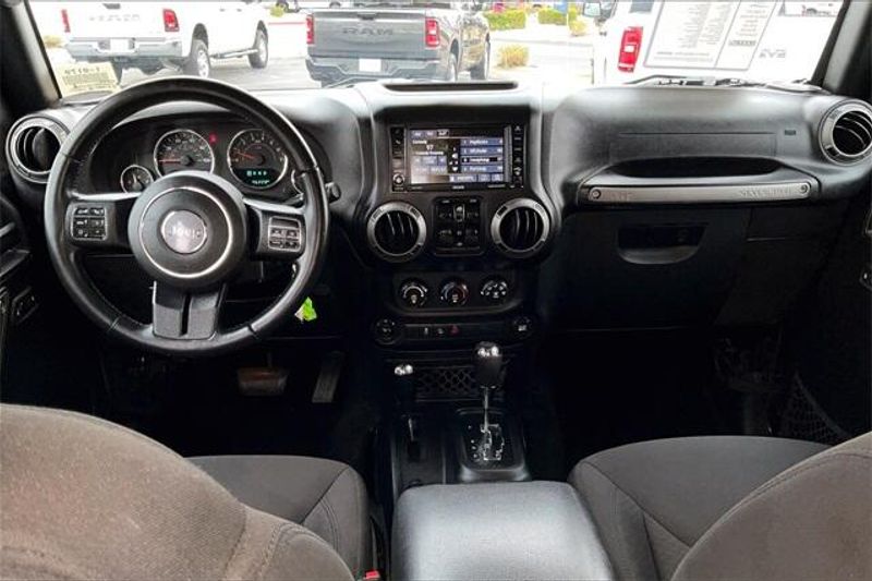 2017 Jeep Wrangler Unlimited Sport photo 15