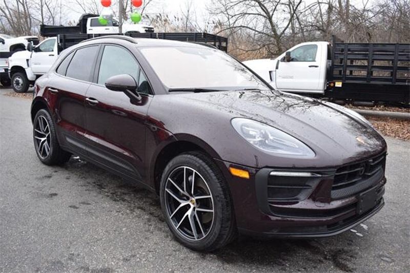 2023 Porsche Macan BaseImage 10