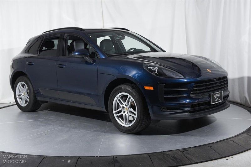 2021 Porsche Macan BaseImage 3