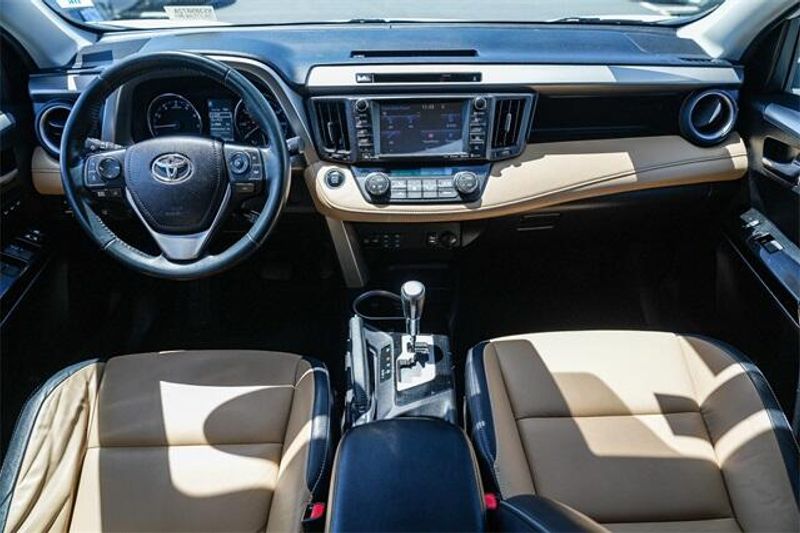 2016 Toyota RAV4 LimitedImage 12
