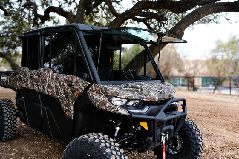 2025 Can-Am DEFENDER MAX LIMITED CAB HD10 WILDLAND CAMOImage 32