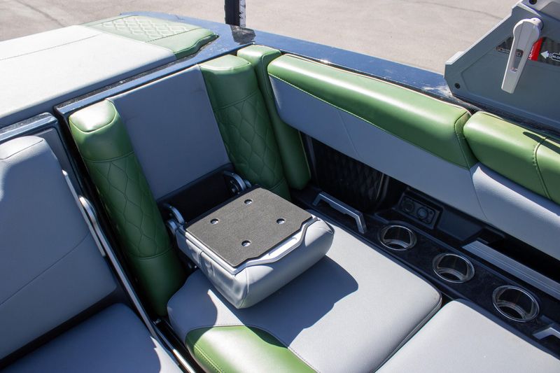 2023 MALIBU M220Image 25