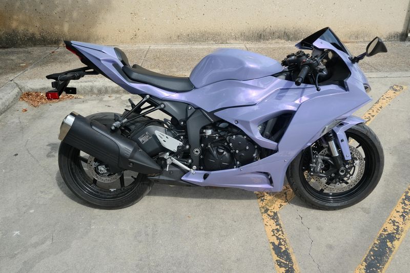 USED 2024 KAWASAKI NINJA ZX6R Image 2