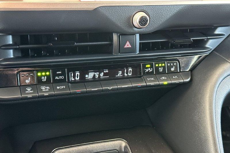 Used 2026 Toyota Crown LimitedImage 18