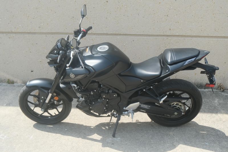 2023 Yamaha MT03 BLACK Image 10