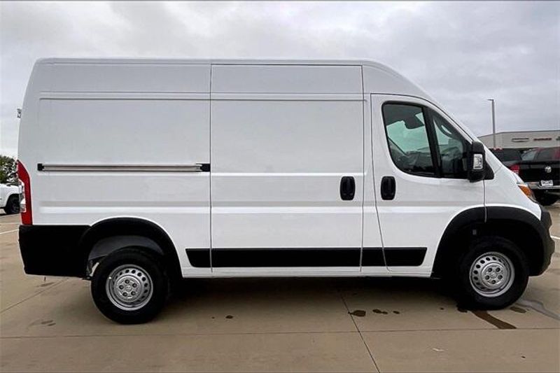 2025 RAM Promaster 2500 Tradesman Cargo Van High Roof 136