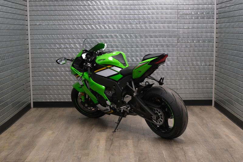 NEW 2025 KAWASAKI NINJA ZX10R KRT EDITION Image 5