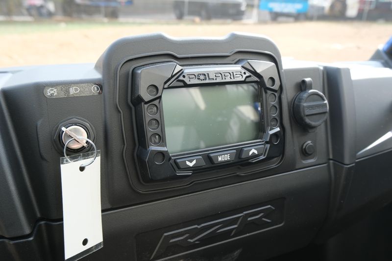 NEW 2026 POLARIS RZR 200 EFI Image 18