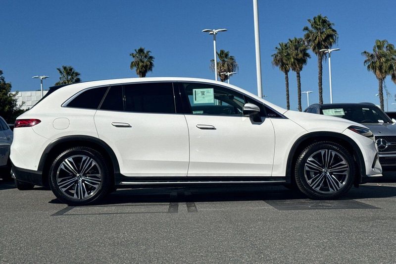 Used 2023 Mercedes-Benz EQS 450Image 3