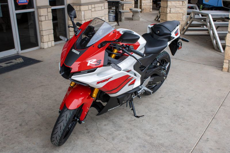 NEW 2026 YAMAHA YZFR3 ABS 70TH ANNIVERSARY EDITION Image 6