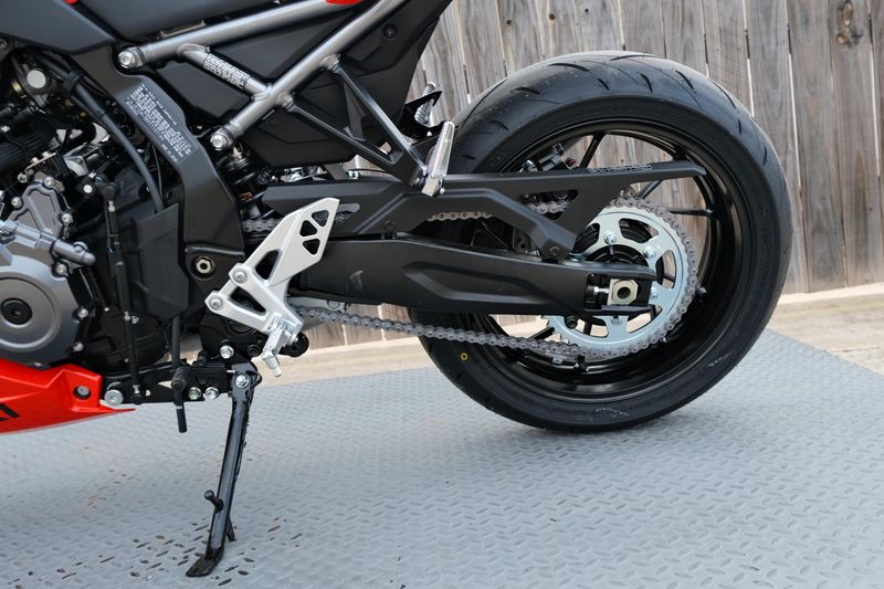 NEW 2026 SUZUKI GSX8R Image 12