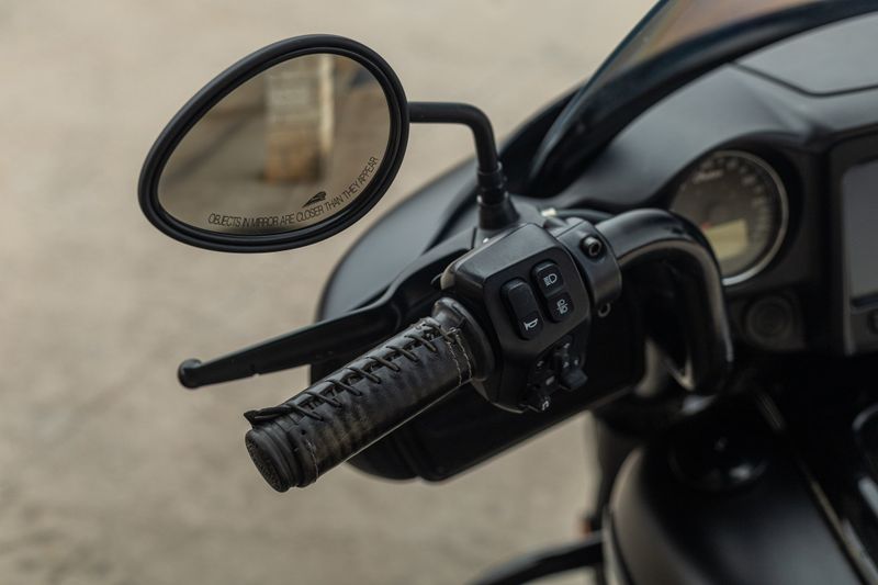 2019 INDIAN MOTORCYCLE CHIEFTAIN DARK HORSE THDR BLK SMOKE 49ST Dark HorseImage 4