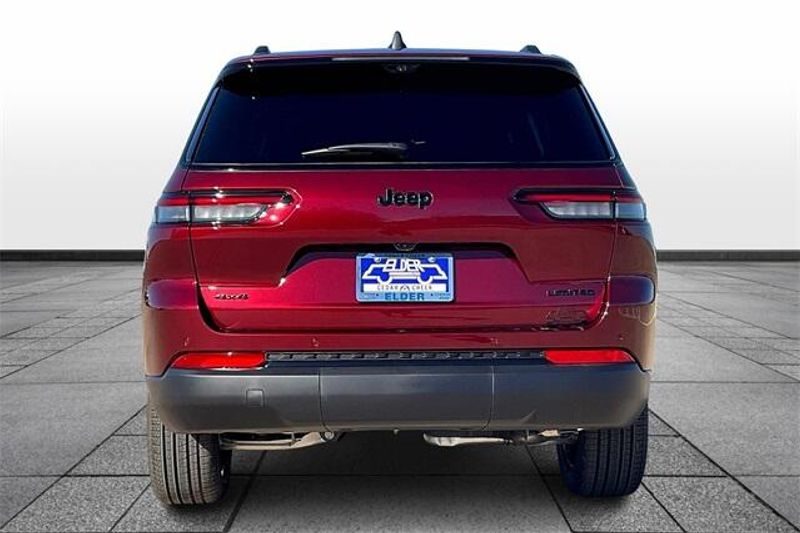 2025 Jeep Grand Cherokee L Limited 4x4Image 4